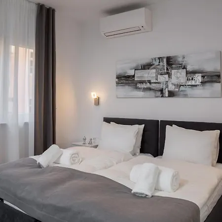Luxury Studios & Room Five Split Exterior photo