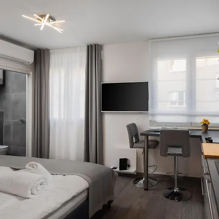 Luxury Studios & Room Five Split Exterior photo