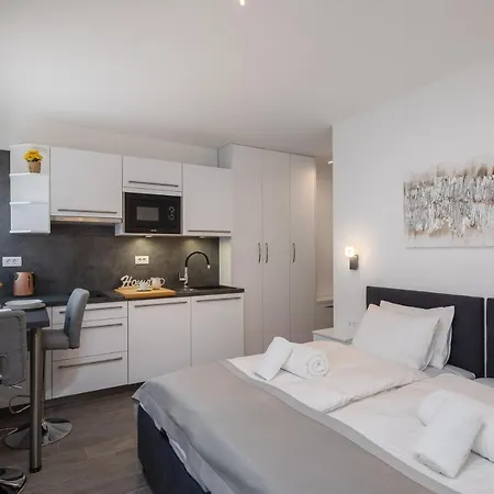 Luxury Studios & Room Five Split Exterior photo