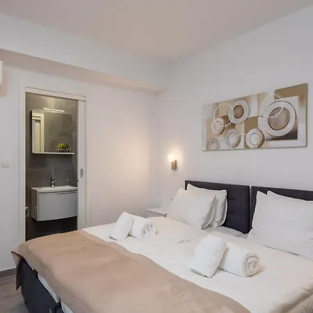 Luxury Studios & Room Five Split Exterior photo