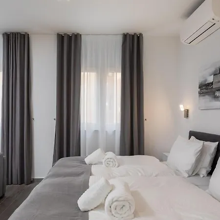 Luxury Studios & Room Five Split Exterior photo