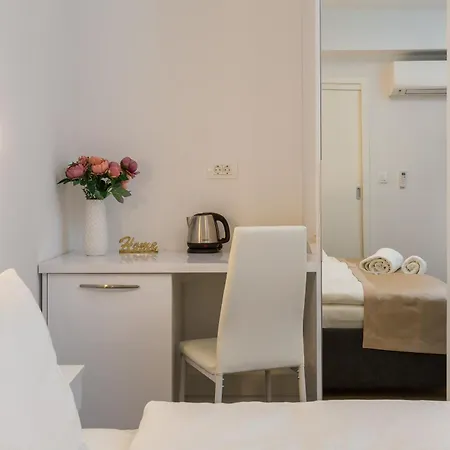 Luxury Studios & Room Five Split Exterior photo